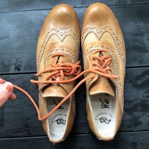 WE ARE THE ORIGINAL - ITALIAN LEATHER SHOES SZ 37